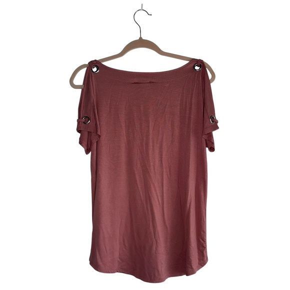 CABLE & GUAGE Rose Short Sleeve Cold Shoulder Top M NWT - Picture 3 of 8